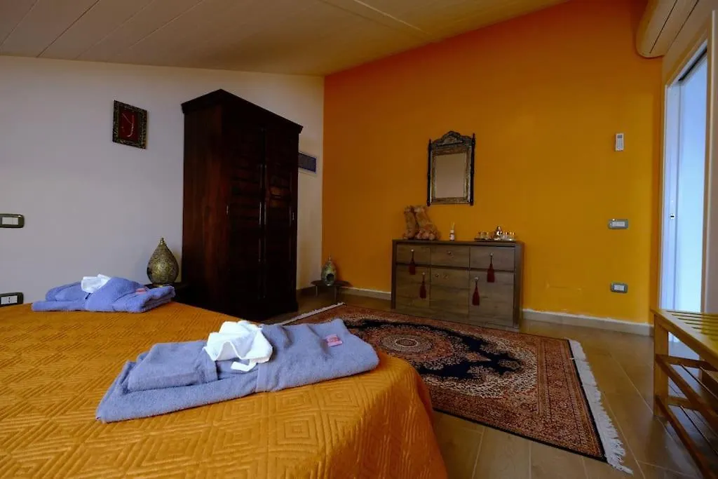Vila Ibis Redibis Neapol 0*,  Itálie